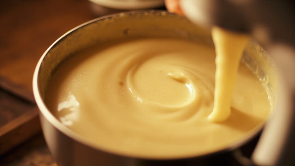 Pate a crepe en preparation avec levure